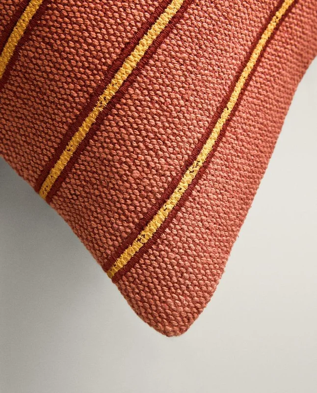 FUNDA COJÍN RAYAS en Terracota - Textiles, Uruguay | Zara Home, vista 3