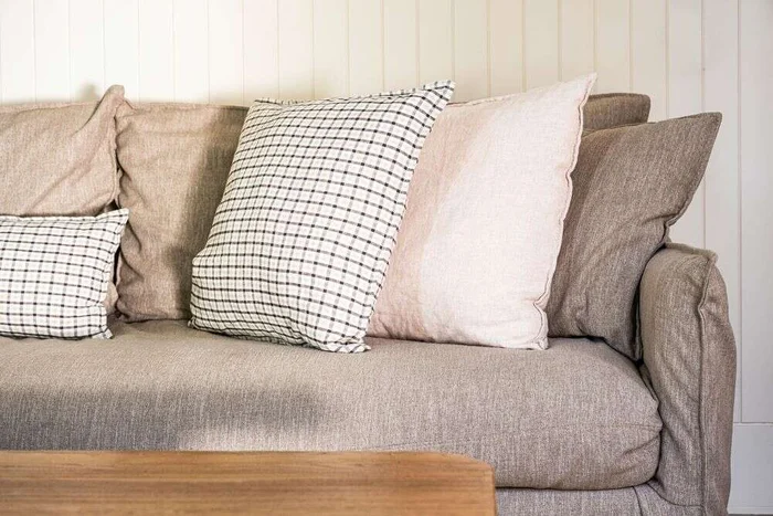 SILLON ALMA LINO BELGA ANTIMANCHAS - 2.30 MTS en Gris - Sillones y sofás, Uruguay | La Iberica, vista 2