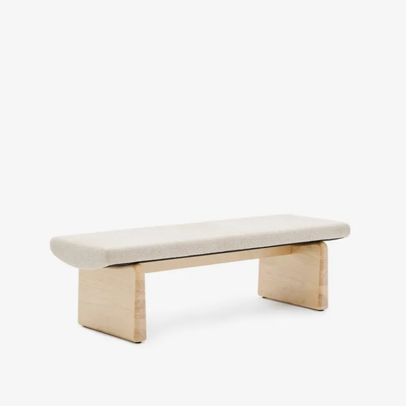 Banco Topaz de chenilla beige y madera maciza de fresno - con acabado natural 150cm FSC 100% en Beige - Butacas, banquetas y puffs, Uruguay | Kavehome