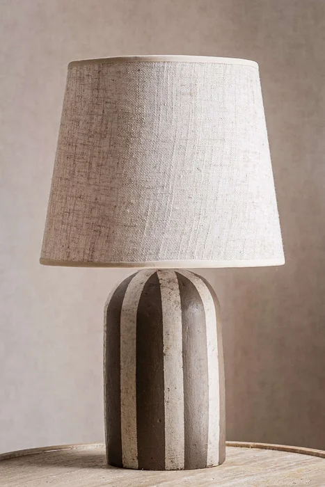 LAMPARA CEMENTO -CERAMICA RAYAS en Multicolor - Lámparas de mesa, Uruguay | La Iberica