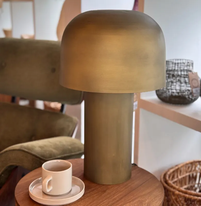 L. MESA CHAMPI H35 en VINTAGE BRASS - Lámparas de mesa, Uruguay | Masinfinito Casa