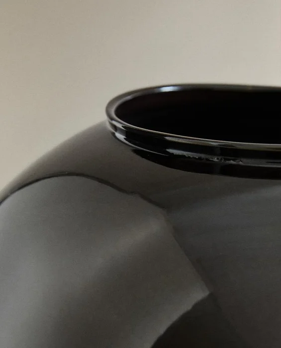 JARRÓN ESFERA GLOSS en Negro - Jarrones, Uruguay | Zara Home, vista 3