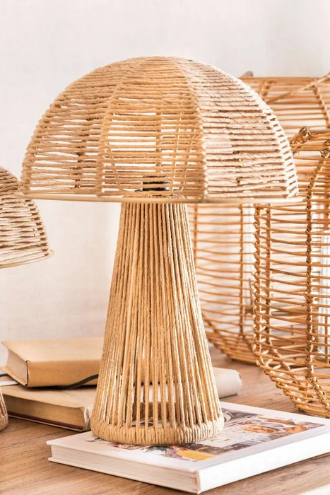 LAMPARA HONGUITO CUERDA - ALTURA 28 CMS en Madera natural - Lámparas de mesa, Uruguay | La Iberica