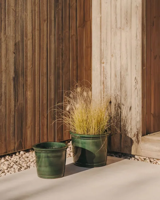 Set Presili de 2 maceteros de cerámica con acabado verde glaseado Ø 37 / 47 cm en Verde - Muebles para el exterior, Uruguay | Kavehome, vista 2