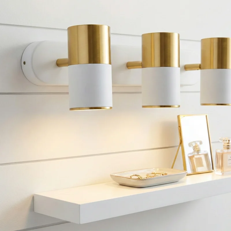 Aplique de Pared Aura Triple Gold en Blanco - Iluminación, Uruguay | La Perla, vista 3
