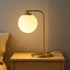 Luminaria de Mesa Scope Dorada en Amarillo - Lámparas de mesa, Uruguay | Unilux, vista 4 de 7