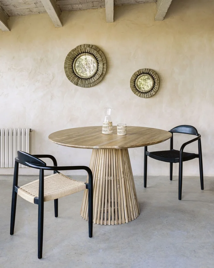 Mesa Jeanette madera maciza de teca Ø 120 cm en Madera natural - Mesas de comedor, Uruguay | Kavehome, vista 2
