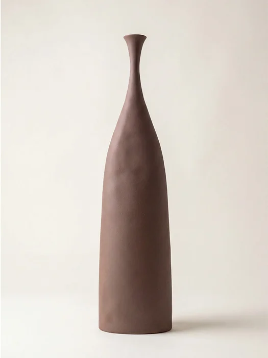 Jarrón Cerámica Escultura Alto en Marrón - Jarrones, Uruguay | Cabana, vista 2