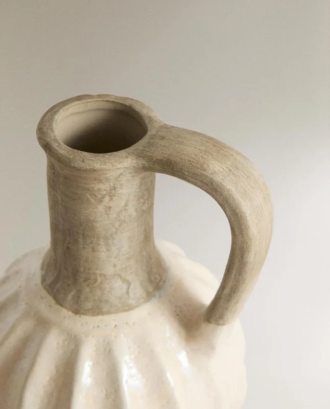 JARRA DECORATIVA CERÁMICA RÚSTICA en Beige - Jarrones, Uruguay | Zara Home, vista 3