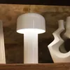 Lampara De Mesa Recargable Tulipa Blanco en Blanco - Lámparas de mesa, Uruguay | Serlux, vista 3 de 5