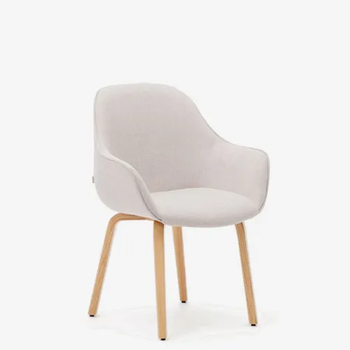 Silla Aleli - de chenilla beige y patas de madera maciza de fresno con acabado natural en Beige - Sillas, Uruguay | Kavehome