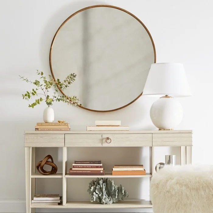 Espejo circular en Beige - Dormitorio, Uruguay | Casa Ernesta