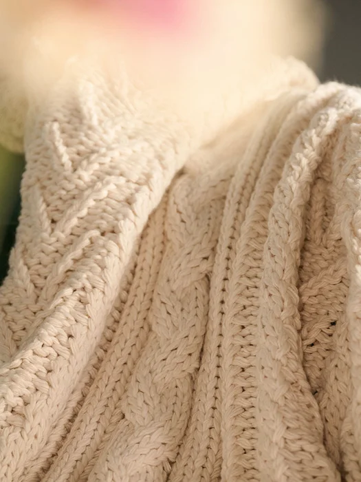 Manta Chunky tejida a mano en Beige - Textiles, Uruguay | Cabana, vista 3