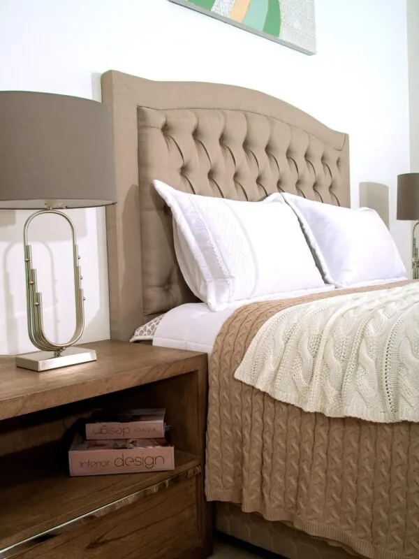 Respaldo KATE CAPITONE en Beige - Respaldos de cama, Uruguay | Palermo Casa Deco