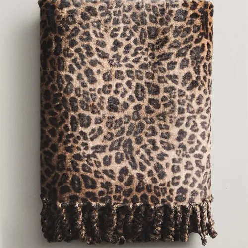 MANTA POLAR LEOPARDO en Multicolor - Textiles, Uruguay | Zara Home