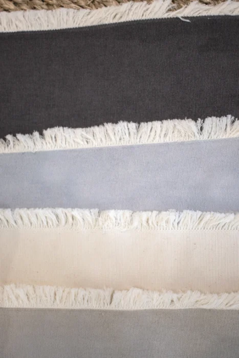 INDIVIDUAL CON FLECOS NATURAL en Multicolor - Textiles, Uruguay | Sentido Jose Ignacio