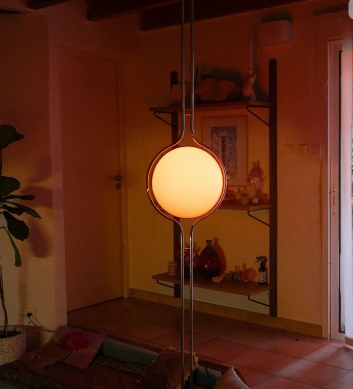 Lámpara Equilibrium en Plateado - Iluminación, Uruguay | CB Studio, vista 2