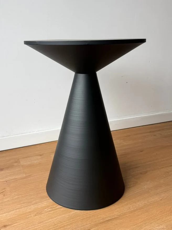 mesa yoyo en Negro, Uruguay | Proyecto Forma, vista 2