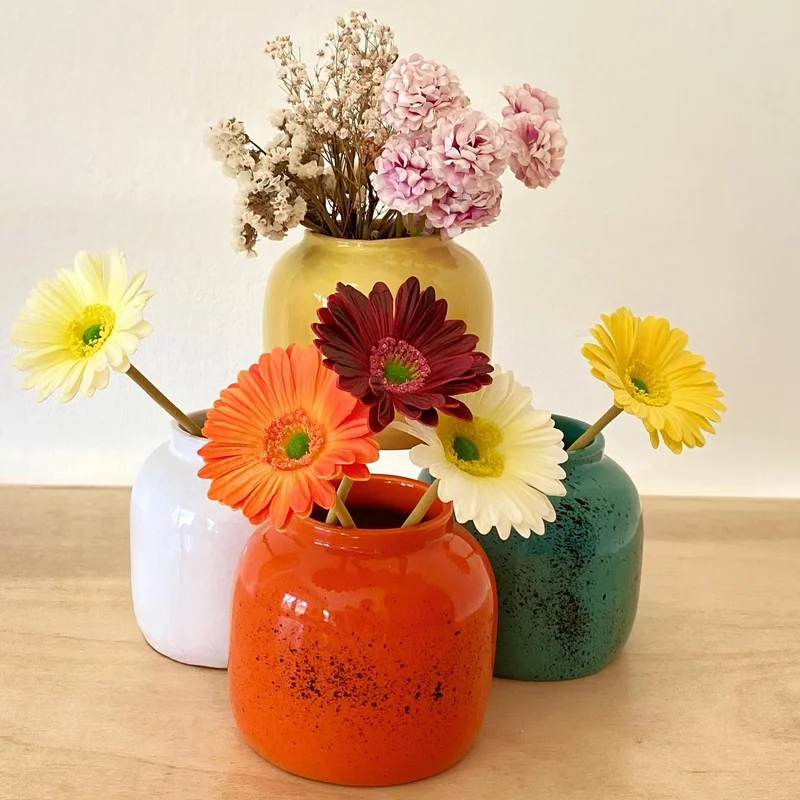 Jarrón de cerámica en Amarillo, Turqueza, Rojo, Rosa, Blanco - Muebles, Uruguay | Decoramuss, vista 1 de 2
