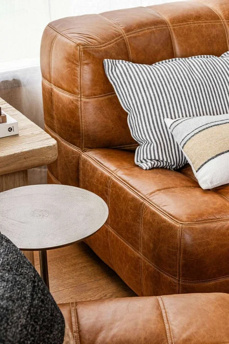 BUTACA COLUMBIA - CUERO ITALIANO CARAMELO en Marrón - Sillones y sofás, Uruguay | La Iberica, vista 6