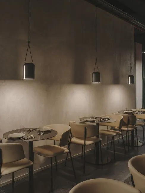 Attic Negro en Negro - Lámparas colgantes, Uruguay | Darko Lighting