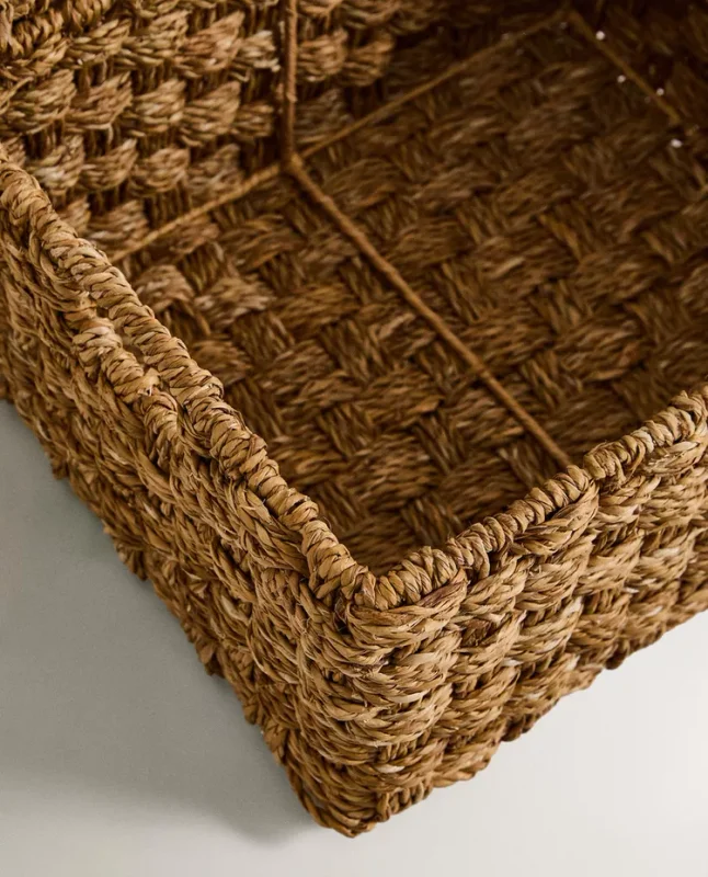 CESTA RECTANGULAR TAPA SEAGRASS en Madera natural - Canastos, Uruguay | Zara Home, vista 4