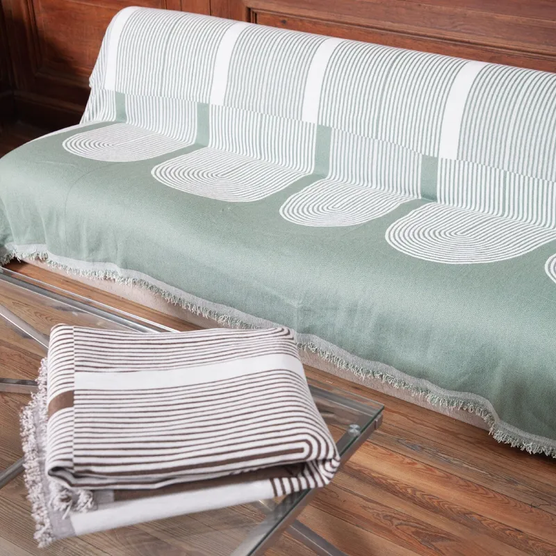 Manta para sillón y cama con diseños semicírculo verde - 180 x 300 cm en Verde - Textiles, Uruguay | Buho Store