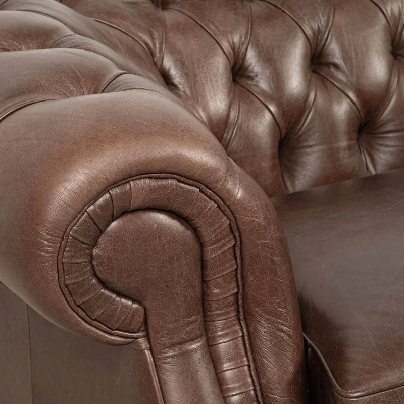Sofa 2 Cuerpos Cuero-100-natural Marron New Chesterfield Choc. en Marrón - Sillones y sofás, Uruguay | Divino, vista 5