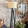 Lámpara Trippe Madera y Esterilla - Negro - Lámparas de pie, Uruguay | Berna home, vista 3 de 9