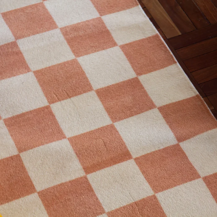 alfombra damera beige en Beige - Alfombras, Uruguay | Proyecto Forma