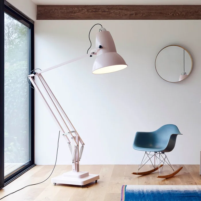 Anglepoise Giant 1227 | George Carwardine en Blanco - Lámparas de pie, Uruguay | Mad for Modern