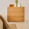 Cómoda Helvine 3 cajones de chapa de roble 90 x 78 cm FSC 100% en Marrón - Cómodas, Uruguay | Kavehome, vista 2 de 10