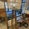 Lámpara de pie Amalia en Madera natural - Lámparas de pie, Uruguay | Balihai, vista 1 de 4