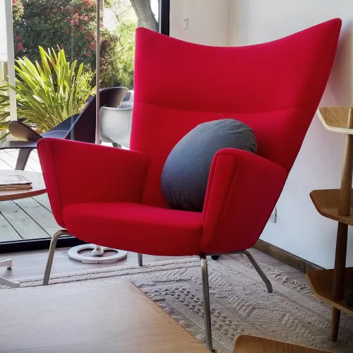 Wing Lounge | Hans Wegner - Butacas, banquetas y puffs, Uruguay | Mad for Modern