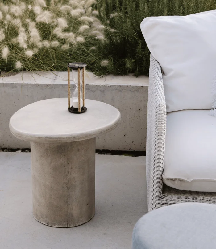 MESA CEMENTO ORGANICA WEATHERED en Gris - Muebles para el exterior, Uruguay | Masinfinito Casa, vista 2