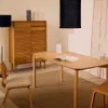 Mesa Indara de chapa de fresno con acabado tono natural 160 x 90 cm en Madera natural - Mesas de comedor, Uruguay | Kavehome, vista 2 de 8