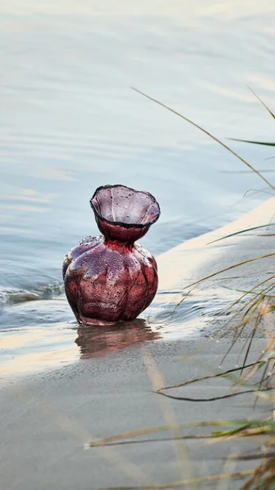 Jarrón VILMER Ø19xH30cm berenjena en Violeta - Jarrones, Uruguay | JYSK, vista 2