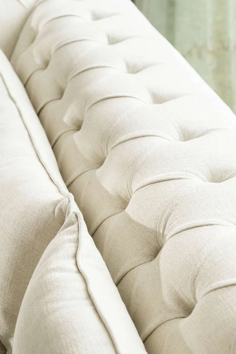 SILLON CHESTERFIELD - LINO ANTIMANCHAS en Blanco - Sillones y sofás, Uruguay | La Iberica, vista 7