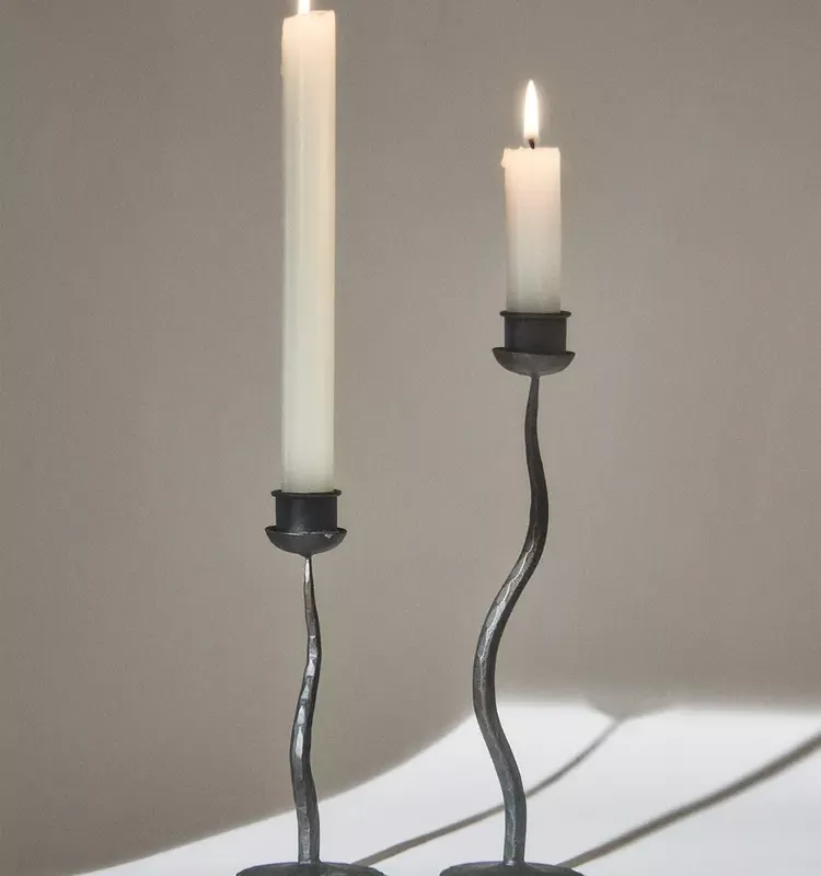 CANDELABRO HIERRO ONDULADO en Negro - Velas y Portavelas, Uruguay | Zara Home
