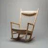 Rocking Chair | Hans Wegner en Madera natural - Butacas, banquetas y puffs, Uruguay | Mad for Modern, vista 1 de 3