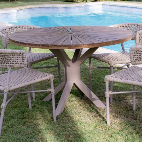 Mesa en madera de teca y caño de aluminio beige en Beige - Mesas de comedor, Uruguay | Entrecasa