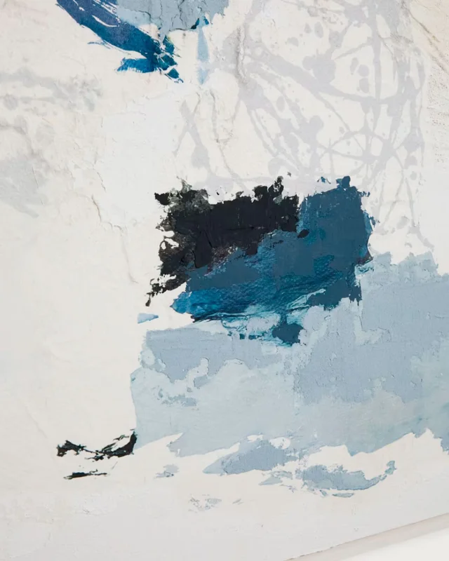 Cuadro abstracto Erale gris y azul pintado a mano - 80 x 100 cm en Multicolor - Decoración de pared, Uruguay | Kavehome, vista 3