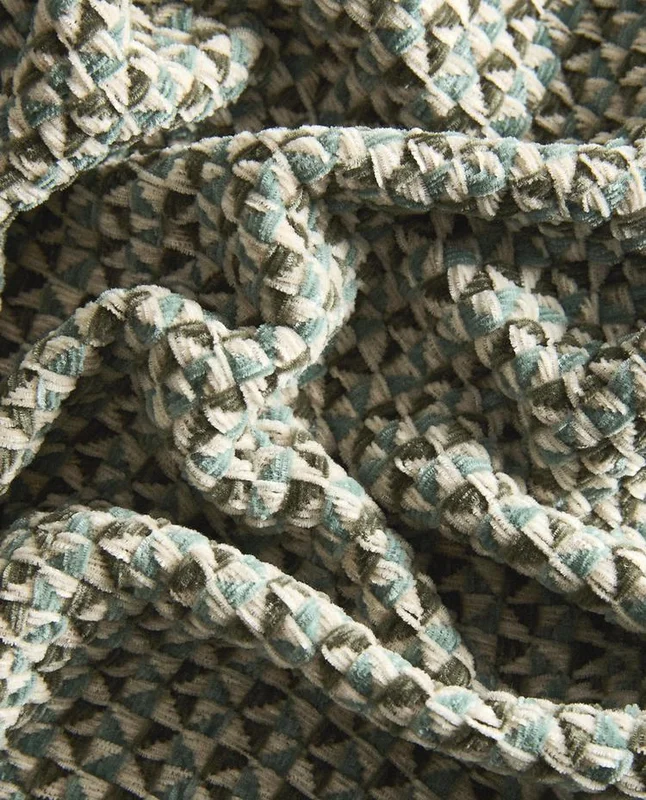 MANTA CHENILLA GEOMÉTRICA en Verde oliva - Textiles, Uruguay | Zara Home, vista 4