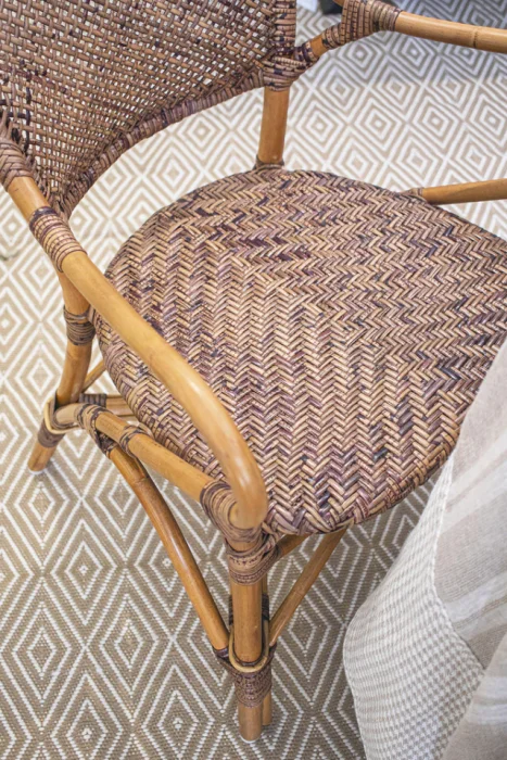 SILLA CON BRAZO MARRON en Marrón - Sillas, Uruguay | Sentido Jose Ignacio, vista 2