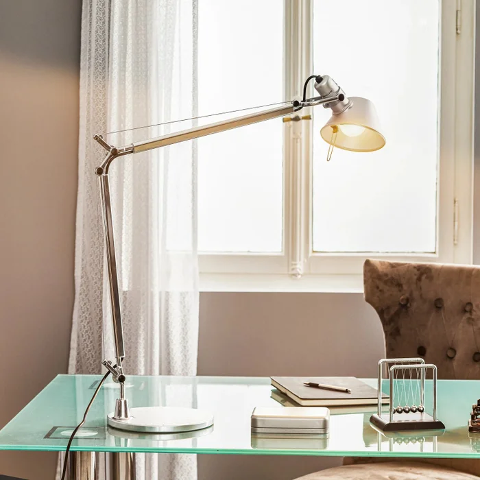 Lámpara Tolomeo Portátil de Mesa | Escritorio Articulada en Plateado - Lámparas de mesa, Uruguay | Bascu House, vista 2