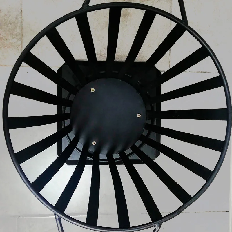 Brasero en hierro negro Calabria en Negro - Muebles para el exterior, Uruguay | Alta Gracia Deco, vista 3