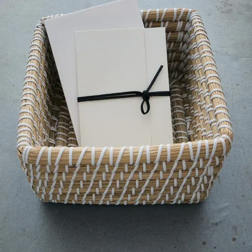 CESTA RECTANGULAR CONTRASTE - Canastos, Uruguay | Zara Home