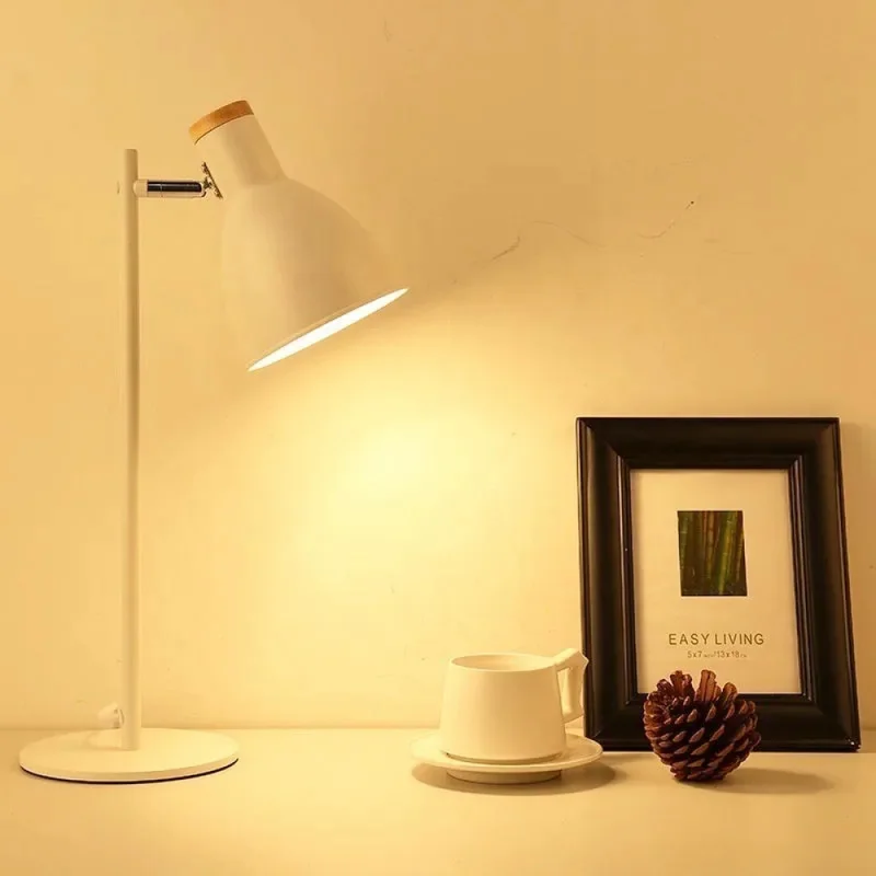 Lámpara De Mesa Odin Blanca en Blanco - Lámparas de mesa, Uruguay | Serlux, vista 3