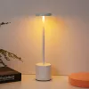 Lampara de mesa Iris recargable USB en Negro - Lámparas de mesa, Uruguay | Alta Gracia Deco, vista 2 de 7
