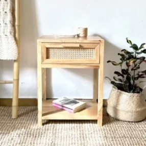 Mesa de luz con esterilla de viena en Madera natural - Mesas de luz, Uruguay | Decoramuss